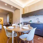 Aquarium 3'| 2br| Lift | Wifi | Train Station | By Tilo *