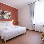 Aquarium 3'| 2br| Lift | Wifi | Train Station | By Tilo