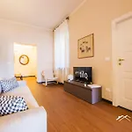 Apartmán Aquarium 3'| 2br| Lift | Wifi | Train Station | By Tilo