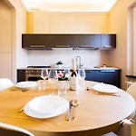 Apartmán Aquarium 3'| 2br| Lift | Wifi | Train Station | By Tilo Janov