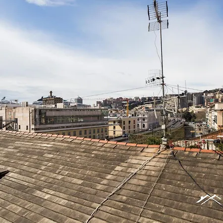 Aquarium 3'| 2br| Lift | Wifi | Train Station | By Tilo
