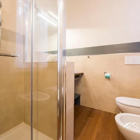Aquarium 3'| 2br| Lift | Wifi | Train Station | By Tilo Апартаменты *